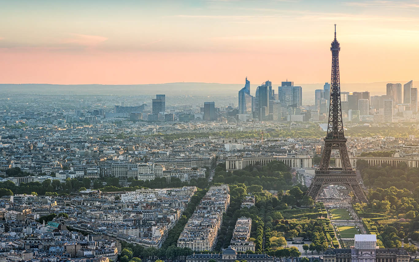 Landscape photo of the Paris skyline